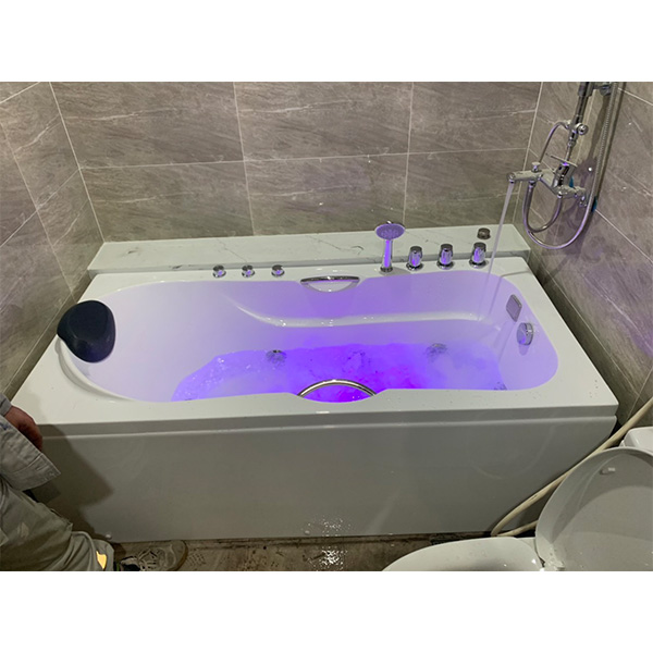 Bồn tắm massage sục thủy lực, sục khí Miken có đèn Led MK-177560 ( 1700x750x600mm)