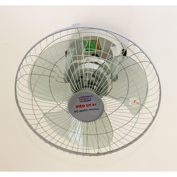 Quạt treo tường điện cơ 91 QTT-CN450-2DN - Image 5